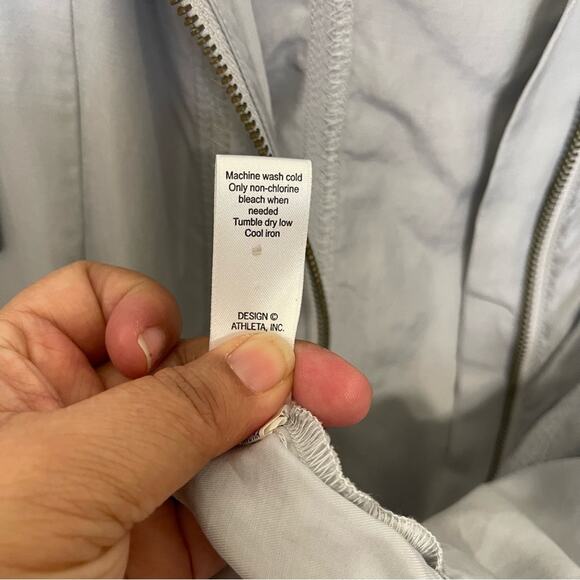 Athleta Luminous Anorak Long Sleeve Front Zip Hoodie Jacket Gray Size XL - Picture 9 of 10